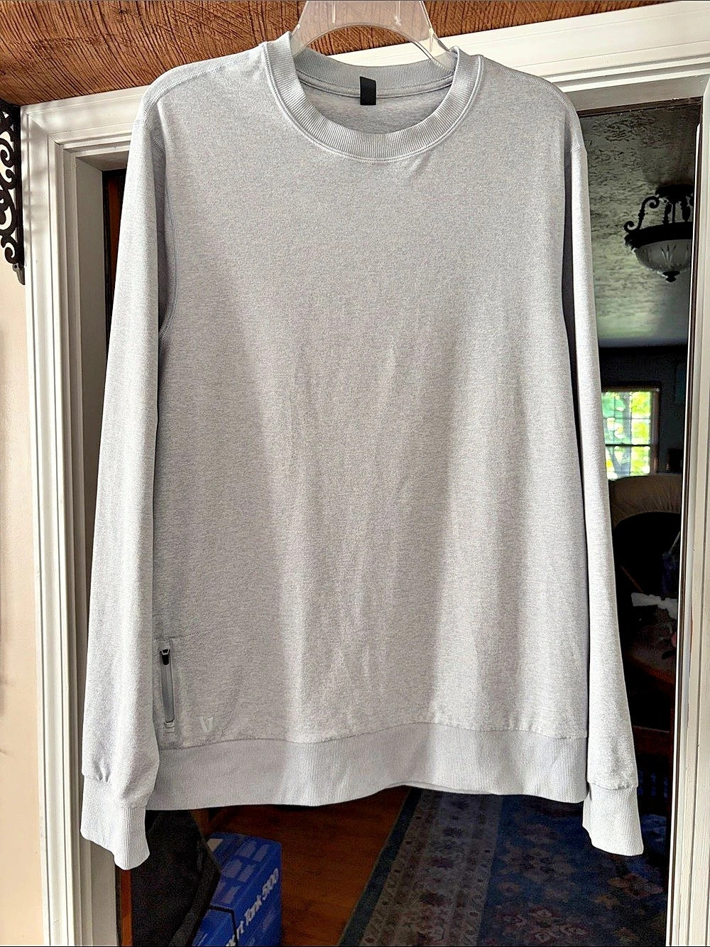 Vuori Performance Crew Gray Large Athletic Crewneck